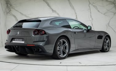 Ferrari GTC4 Lusso V12 3