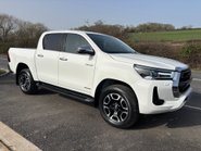 Toyota Hilux Invincible 4WD D-4D Double Cab Pickup 5