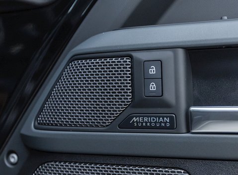 Land Rover Defender 110 D300 X 22