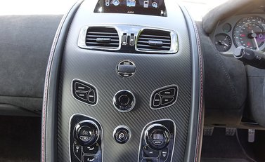 Aston Martin Vantage GT8 5