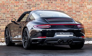 Porsche 911 Targa 4 GTS (991.2) 31