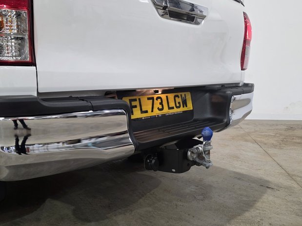 Toyota Hilux Toyota Hilux Diesel Icon D/Cab Pick Up 2.4 D-4D Auto 18