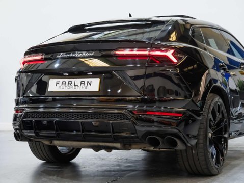 Lamborghini Urus 4.0 V8 BiTurbo SUV 5dr Petrol Auto 4WD Euro 6 (650 ps) 35
