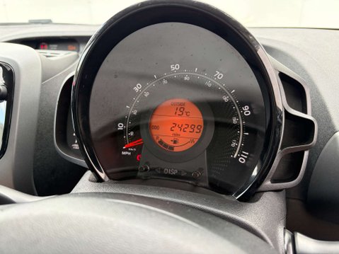 Toyota Aygo 1.0 Aygo X-Play TSS VVT-i 5dr 30