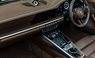 Porsche 911 Turbo S Cabriolet (992) 21