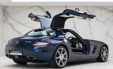 Mercedes-Benz SLS AMG 8