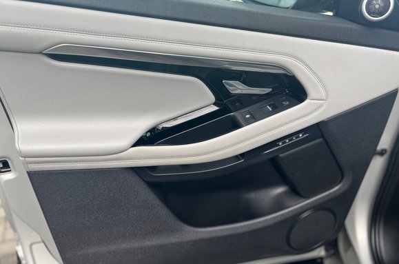 Land Rover Range Rover Evoque FIRST EDITION MHEV AUTO PAN ROOF 32
