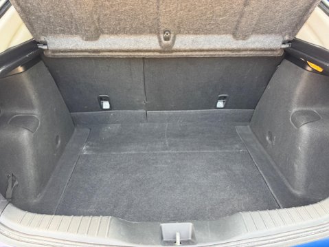 Honda Civic 1.8 i-VTEC SE Plus (Navi) Euro 6 (s/s) 5dr 38