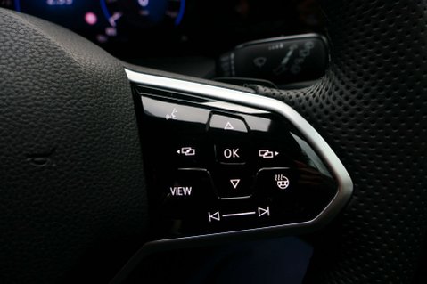 Volkswagen Golf 1.4 Golf GTE Semi-Auto 5dr 29