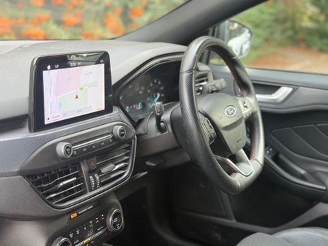 Ford Focus 1.0T EcoBoost ST-Line X Euro 6 (s/s) 5dr 9