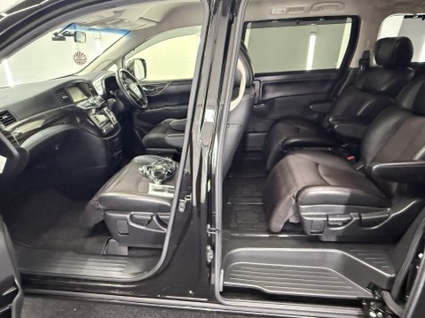 Nissan Elgrand E52 3.5 V6 4WD Highway Star, PNE52 33