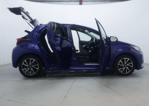 Toyota Yaris 1.5 Yaris Design HEV CVT 5dr 58