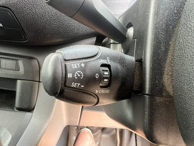 Peugeot Expert MWB L2H1 Low Roof Professional 2700 Air Con Tow Bar EURO 6 NO VAT 43