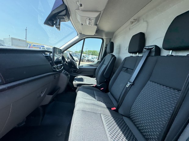 Ford Transit AUTO LWB [SOLD CR] L3H2 Medium Roof Limited Air Con Alloys Sensors Cam EURO 13