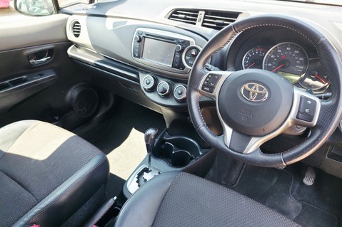 Toyota Yaris VVT-I SR.. AUTOMATIC.. 5 SERVICES.. STUNNING EXAMPLE..  13