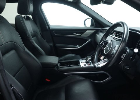 Jaguar F-Pace 2.0 P400e 17.1kWh R-Dynamic Black SUV 5dr Petrol Plug-in Hybrid Auto AWD Eu 43
