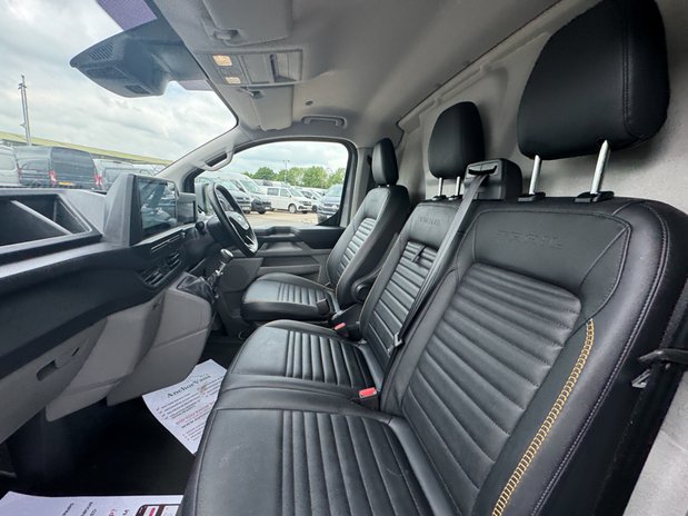 Ford Transit Custom SWB L1H1 [SOLD CM] Low Roof Trail 320 Air Con Alloys Sensors EURO 6 13