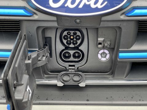 Ford Transit E-Transit 390 Trend L3H2 5