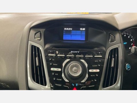Ford Focus 1.0T EcoBoost Titanium Euro 5 (s/s) 5dr 7