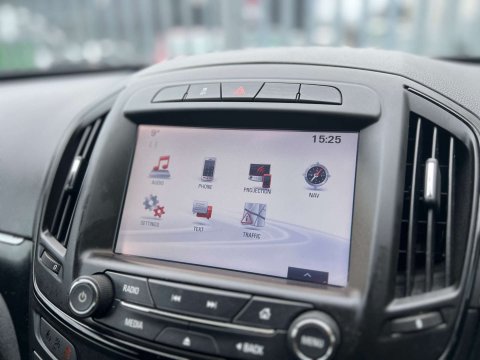 Vauxhall Insignia 1.6 Insignia SRI Nav CDTI Auto 5dr 32