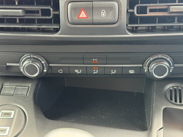 Peugeot Partner LWB L2H1 [SOLD SM] Low Roof Professional Air Con Sensors Tow Bar EURO 6 NO 26