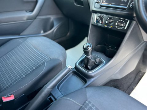 Volkswagen Polo 1.0 MATCH 29