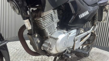 Yamaha YBR 125 2013 28K COMMUTER LEARNER BIKE SPARES OR REPAIR 125CC 13
