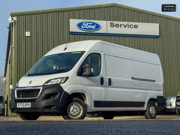 Peugeot Boxer LWB L3H2 [SOLD CM] Medium Roof Professional Premium Plus 335 Air Con Nav Se 1