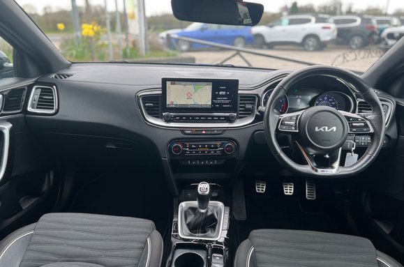 Kia Xceed 1..5 GT-LINE 33