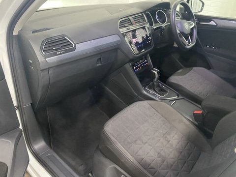 Volkswagen Tiguan LIFE TSI DSG 13