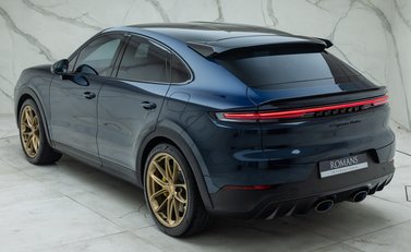 Porsche Cayenne TURBO E-HYBRID Coupe with GT Package 12