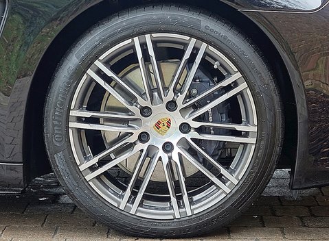 Porsche Panamera Diesel 11