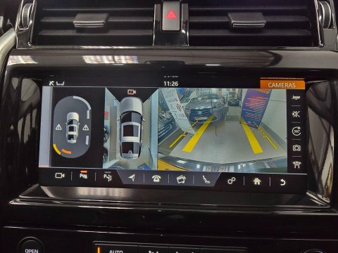 Land Rover Discovery 3.0 TD V6 HSE Luxury Auto 4WD Euro 6 (s/s) 5dr 38