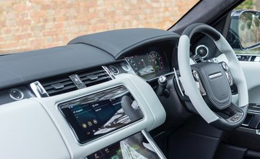 Land Rover Range Rover Sport 5.0 SVR 17