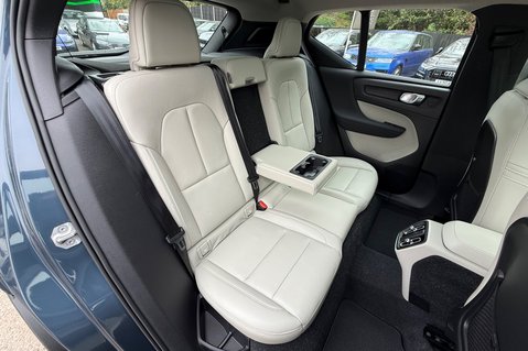 Volvo XC40 B4 INSCRIPTION MHEV 32