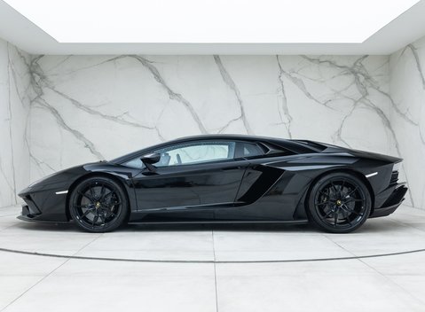 Lamborghini Aventador S LP 740-4 3
