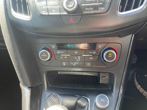 Ford Focus 1.0T EcoBoost Titanium Euro 6 (s/s) 5dr 17