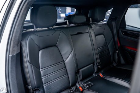 Porsche Cayenne 4.0T V8 GPF Turbo SUV 5dr Petrol TiptronicS 4WD Euro 6 (s/s) (550 ps) 20