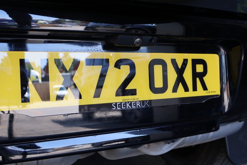 Land Rover Defender 90 HARD TOP MHEV GENUINE REAR SEATS FITTED COST 6K PLUS VAT AT DEALER 7