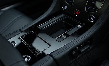 Aston Martin V12 Vantage S 27