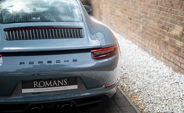 Porsche 911 (991.2) Carrera GTS 22