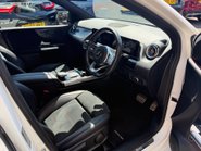 Mercedes-Benz B Class B 220 4MATIC AMG LINE PREMIUM 17