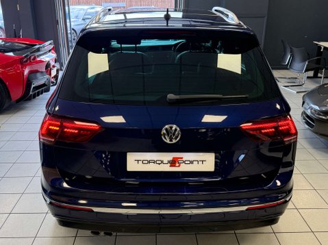 Volkswagen Tiguan 2.0 Tiguan R-Line TDI BlueMotion Technology 4Motion Semi-Auto 4WD 5dr 9