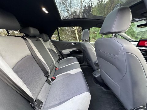 Volkswagen ID.3 Pro 58kWh Family Auto 5dr 7