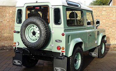 Land Rover 90 Heritage 2