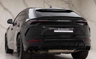 Lamborghini Urus V8 4
