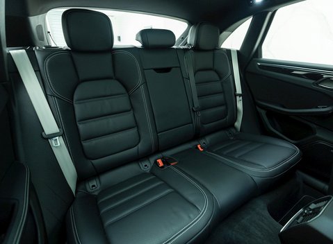 Porsche Macan GTS 12