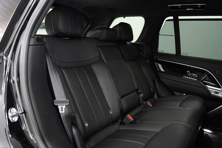 Land Rover Range Rover 3.0 D300 MHEV HSE SUV 5dr Diesel Auto 4WD Euro 6 (s/s) (300 ps) 32