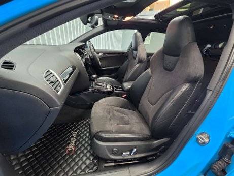 Audi RS4 4.2 FSI V8 Estate 5dr Petrol S Tronic quattro Euro 5 (450 ps) 6