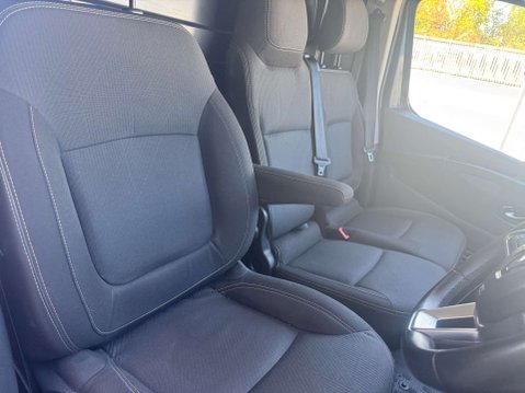 Renault Trafic 2.0 Trafic LL30 Sport+ Blue dCi 18